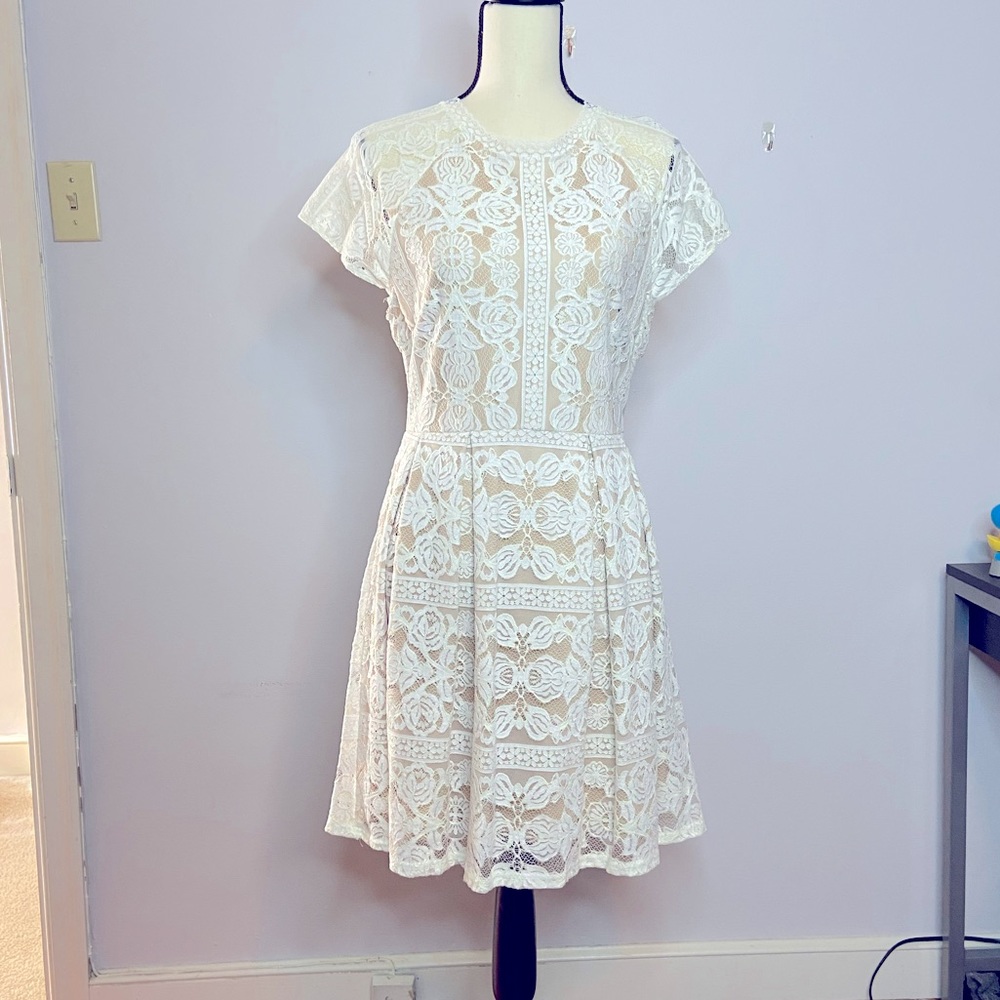 Francesca’s Lace cream dress. Cocktail, wedding, graduation.